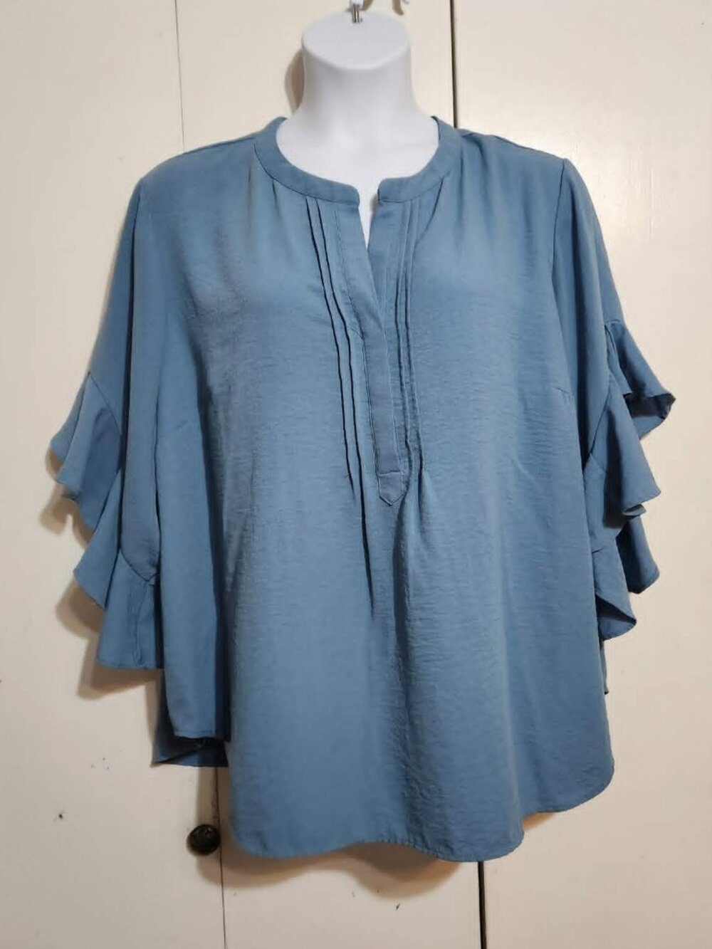 Vince Camuto 3X Top Plus Blue Ruffle Tiered Sleeve Pintuck V-Neck Blouse Crepe